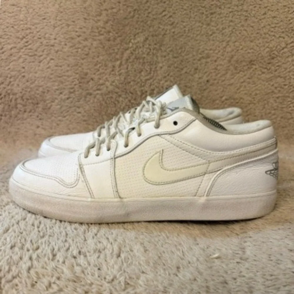 Jordan AJ1 Low Mens White Light Bone Leather Shoes Sneakers 553558-104 Size 10.5